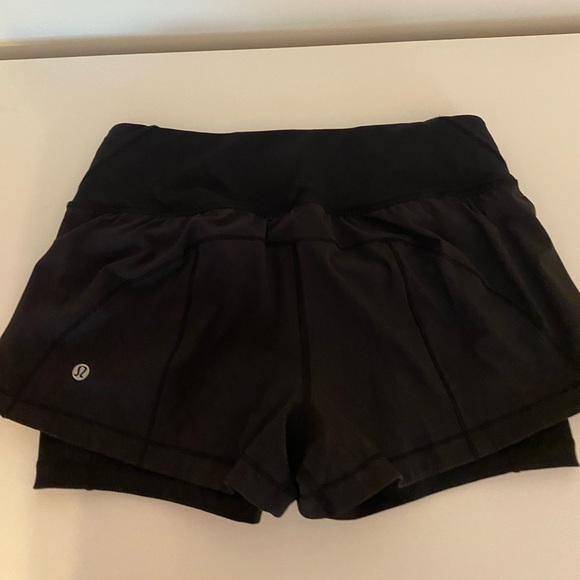 Lululemon shorts with spandex underneath - Picture 2 of 3